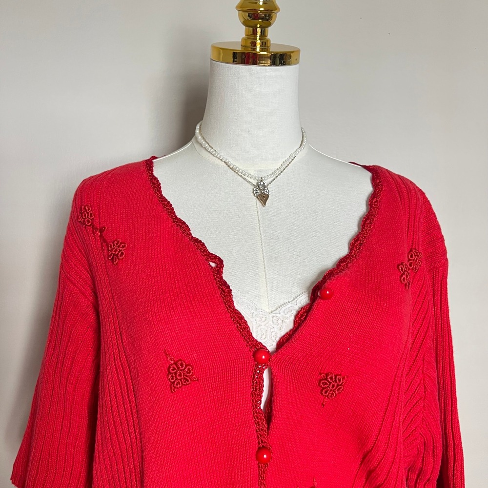 Vintage Red Floral Embroidered cottagecore grandmacore button sweater - Picture 3 of 7
